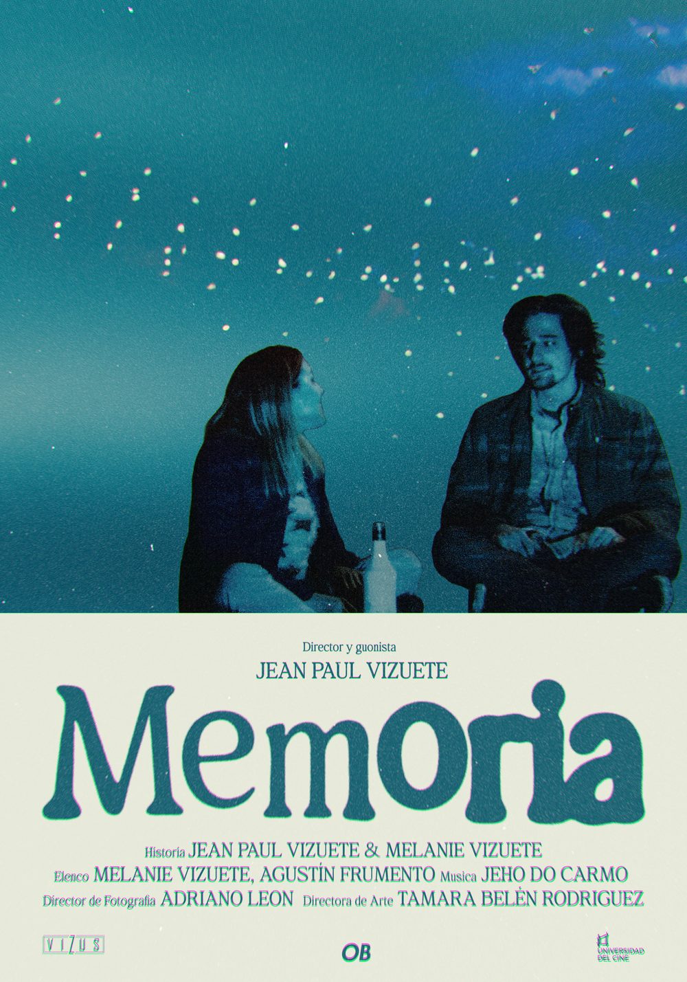 Cartel con el título en letras verdes sobre un still nocturno de dos personas conversando
